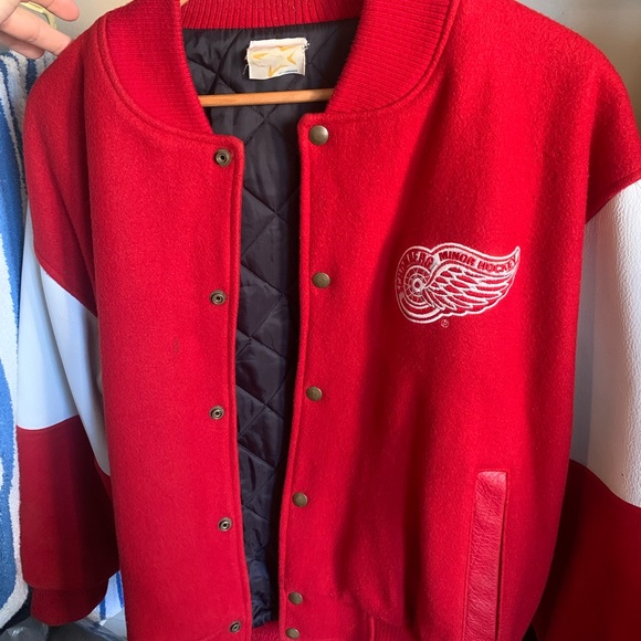 Schoenberg Minor hockey team jacket - Picture 3 of 7